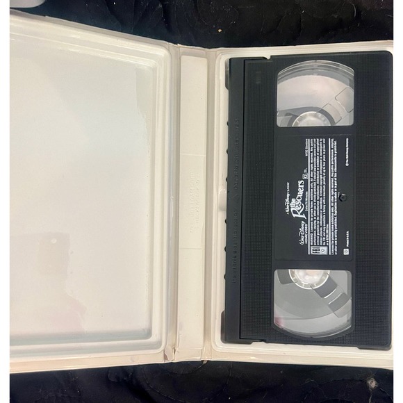 Disney’s The Rescuers VHS 1992 Black Diamond Classic - Picture 8 of 8